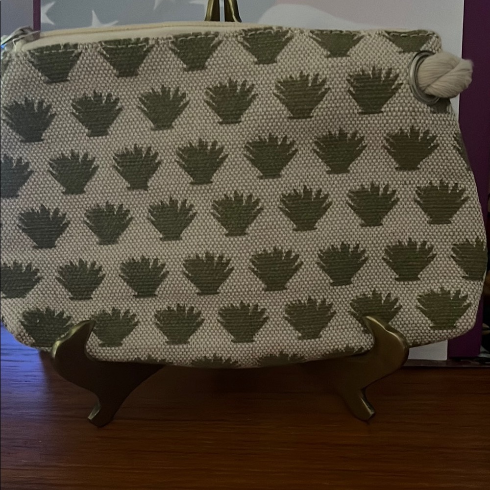 Zipper and lined cloth cosmetic purse